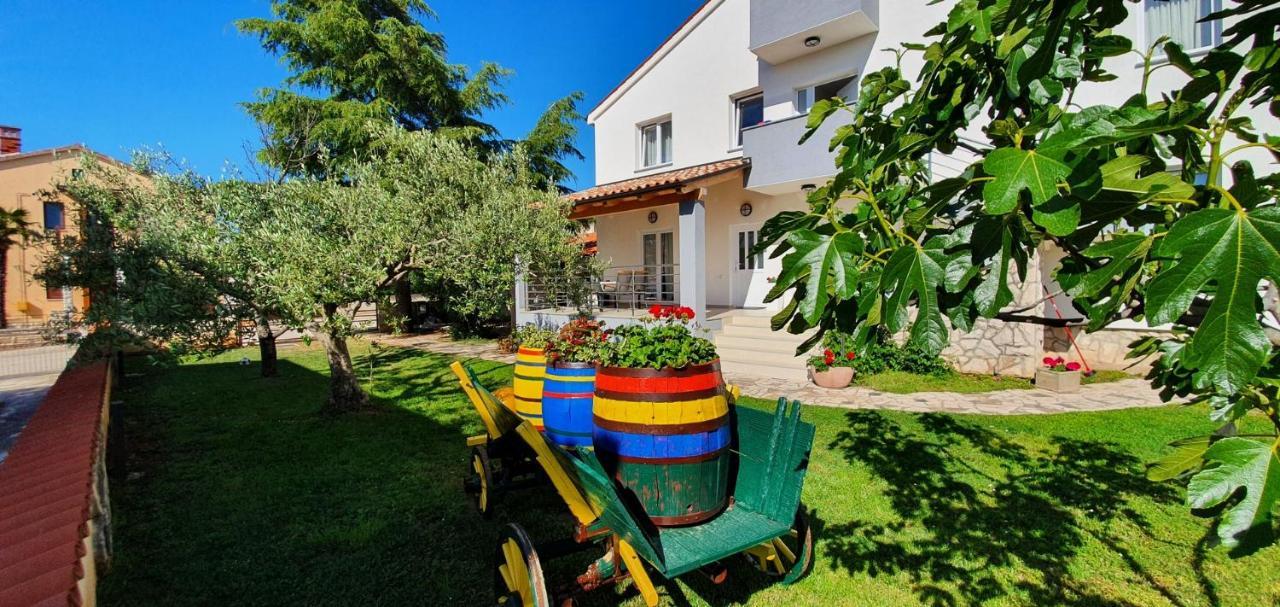 Nevija Apartment Peroj Bagian luar foto